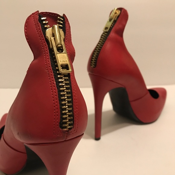Red Leather Zipper Back Pumps Steve Madden 8M - Picture 1 of 3